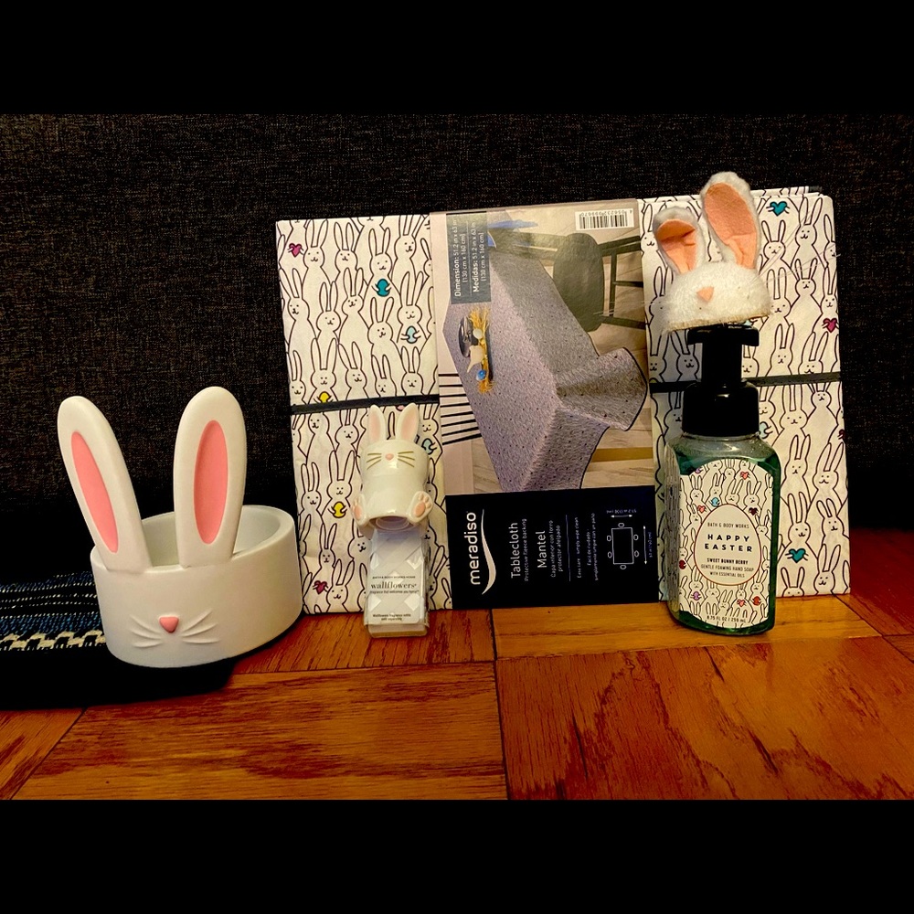 Bath and body works easter decor/soap set!